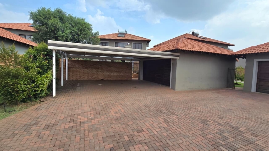 3 Bedroom Property for Sale in Monavoni Gauteng
