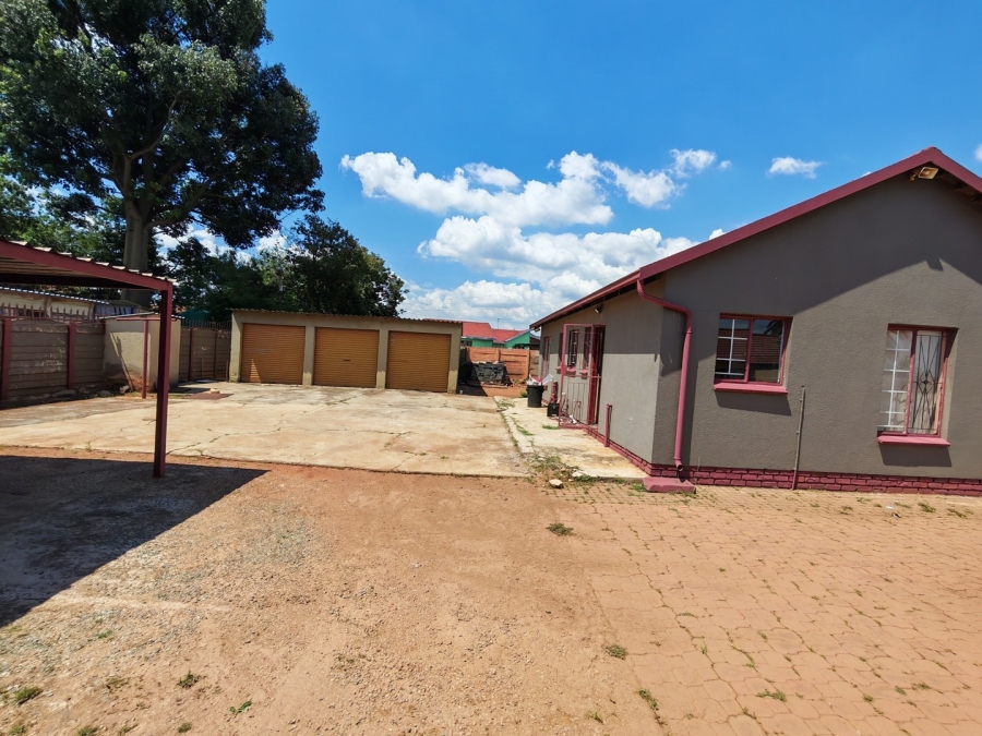 To Let 3 Bedroom Property for Rent in Palm Ridge Gauteng