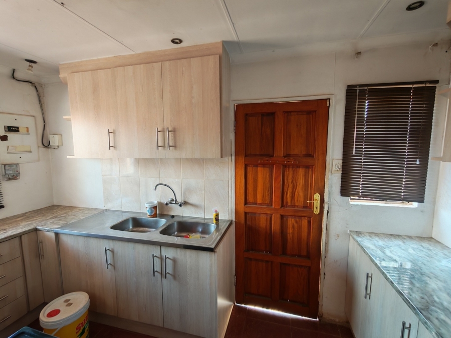 To Let 3 Bedroom Property for Rent in Palm Ridge Gauteng
