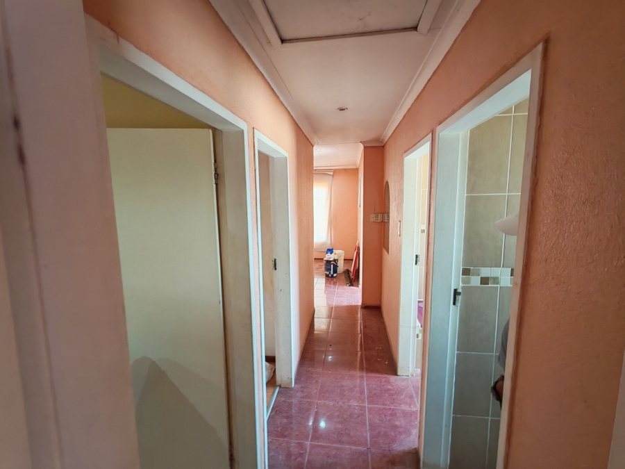 To Let 3 Bedroom Property for Rent in Palm Ridge Gauteng