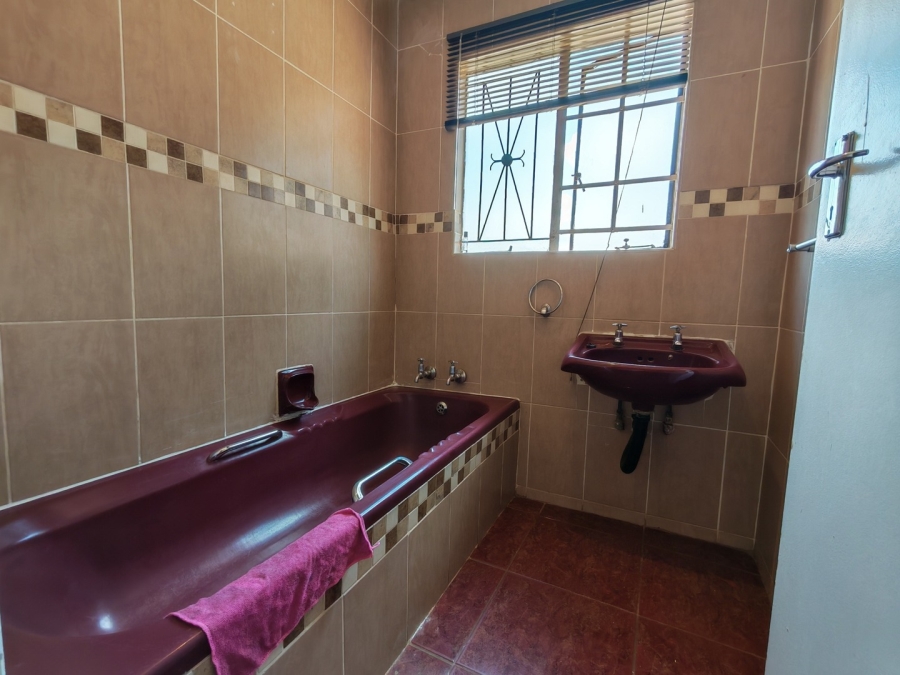 To Let 3 Bedroom Property for Rent in Palm Ridge Gauteng