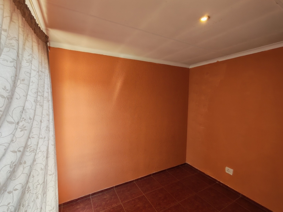 To Let 3 Bedroom Property for Rent in Palm Ridge Gauteng