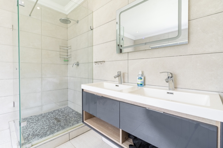 To Let 3 Bedroom Property for Rent in Lonehill Gauteng