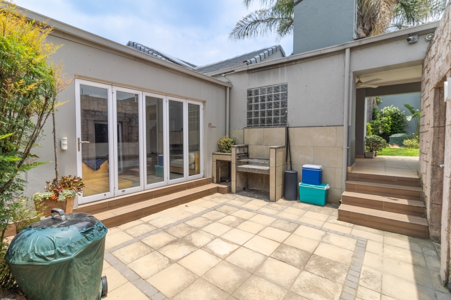 To Let 3 Bedroom Property for Rent in Lonehill Gauteng