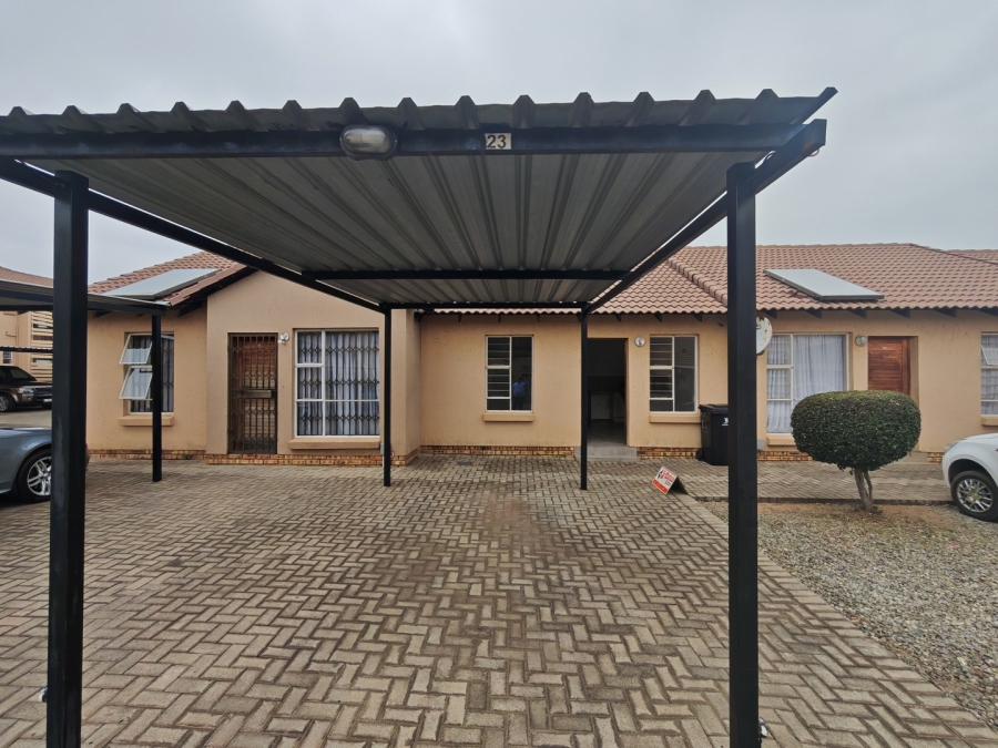 2 Bedroom Property for Sale in Albertsdal Gauteng