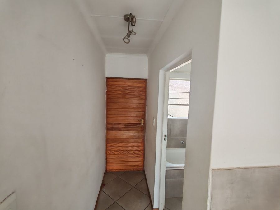 2 Bedroom Property for Sale in Albertsdal Gauteng
