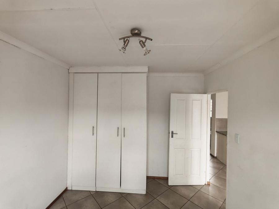 2 Bedroom Property for Sale in Albertsdal Gauteng