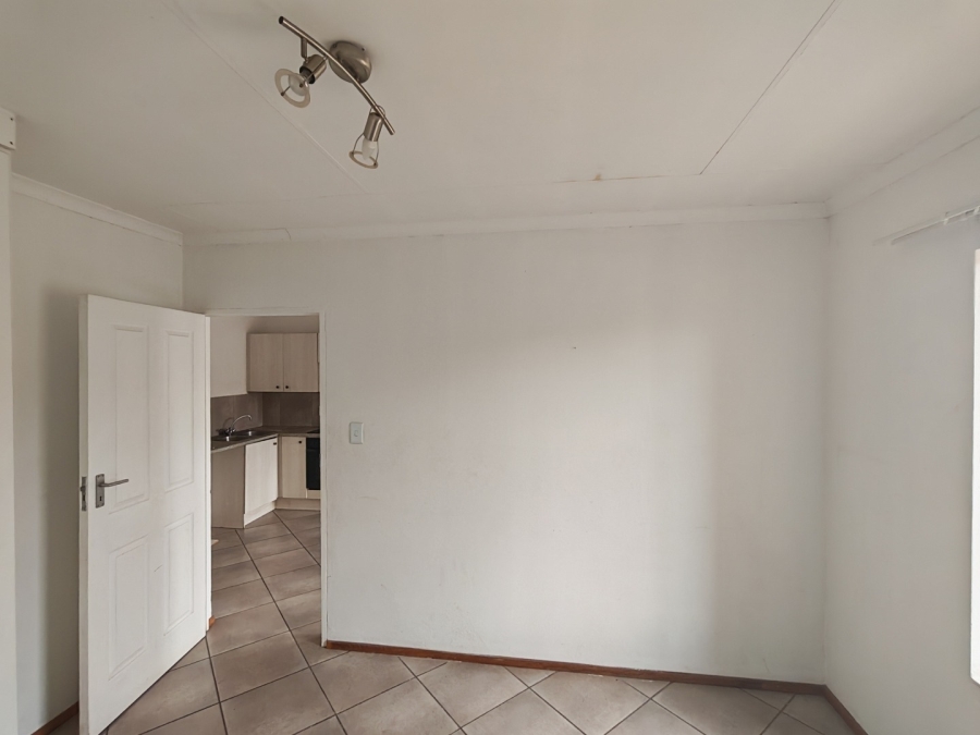 2 Bedroom Property for Sale in Albertsdal Gauteng