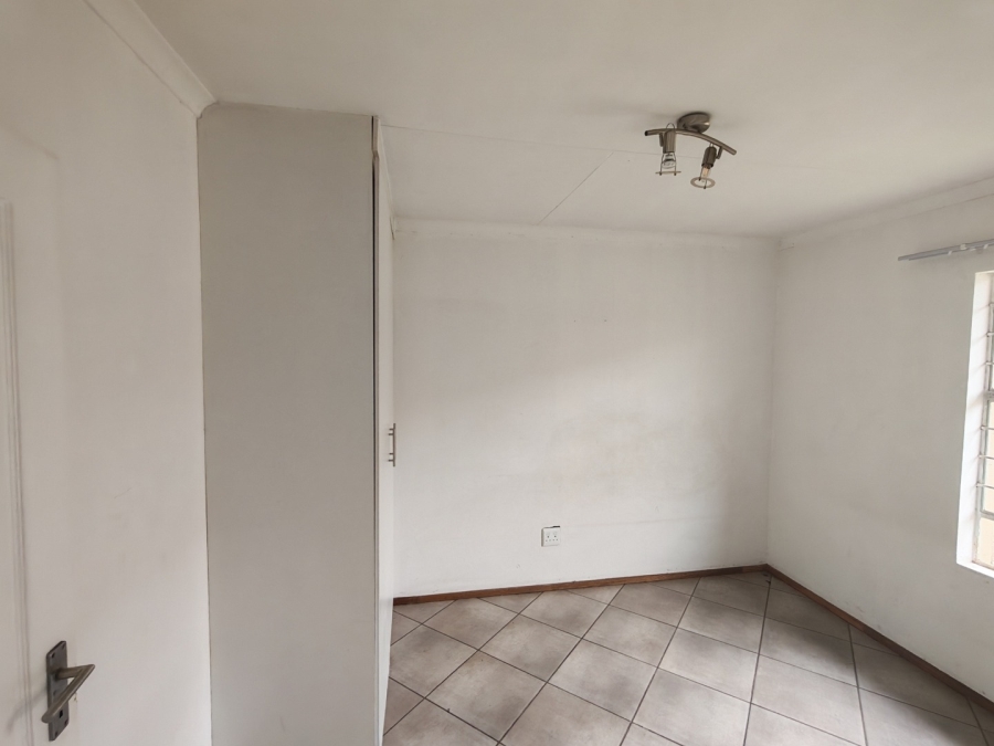 2 Bedroom Property for Sale in Albertsdal Gauteng