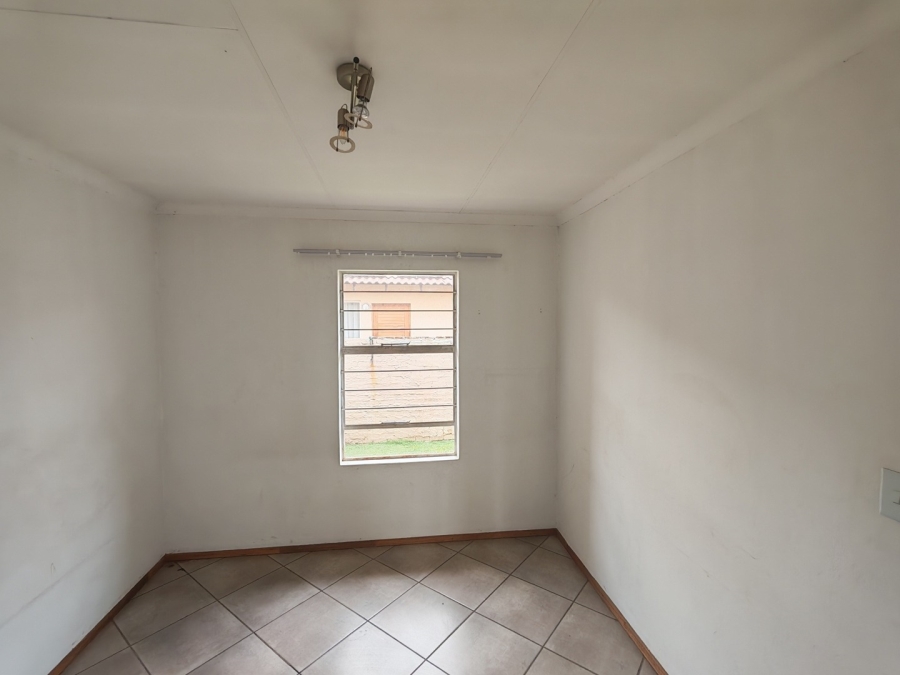 2 Bedroom Property for Sale in Albertsdal Gauteng