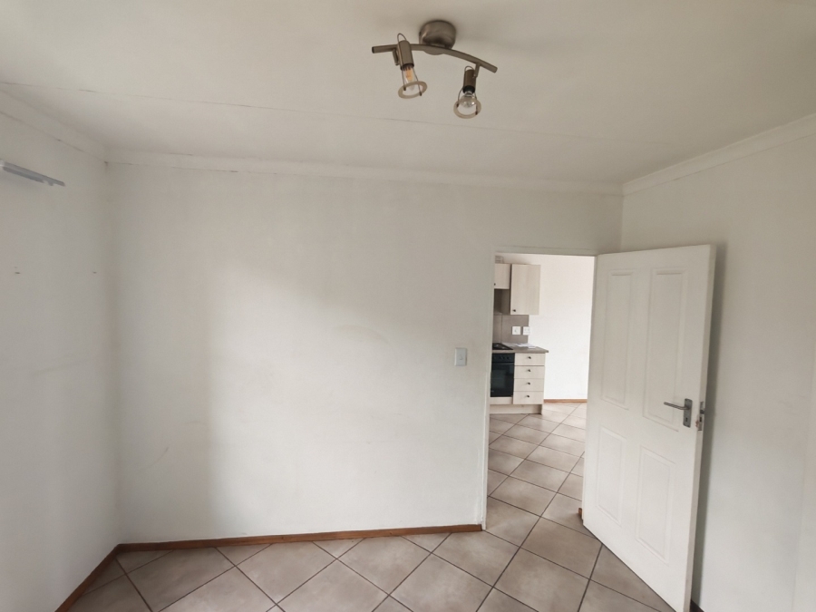 2 Bedroom Property for Sale in Albertsdal Gauteng