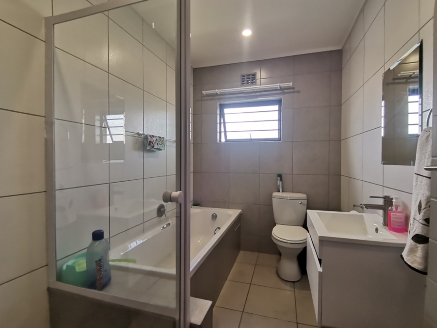 To Let 4 Bedroom Property for Rent in Albertsdal Gauteng