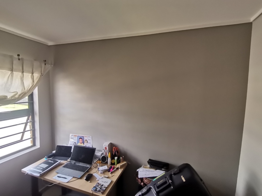 To Let 4 Bedroom Property for Rent in Albertsdal Gauteng