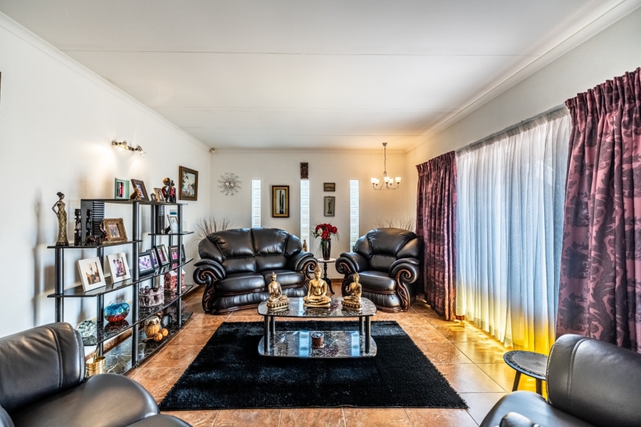 To Let 4 Bedroom Property for Rent in Eldoraigne Gauteng