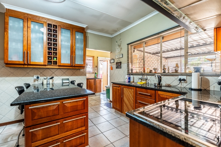 To Let 4 Bedroom Property for Rent in Eldoraigne Gauteng