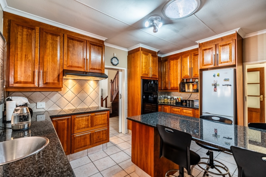 To Let 4 Bedroom Property for Rent in Eldoraigne Gauteng