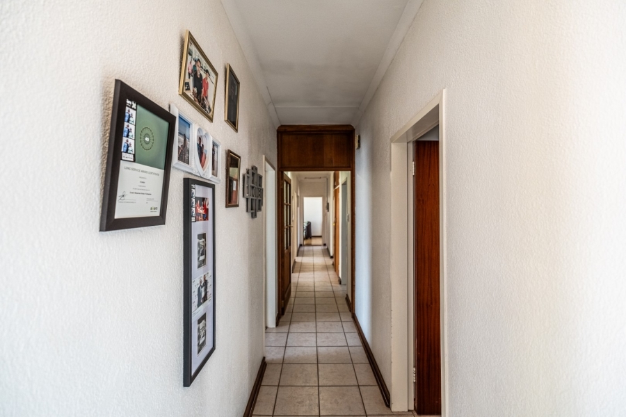 To Let 4 Bedroom Property for Rent in Eldoraigne Gauteng