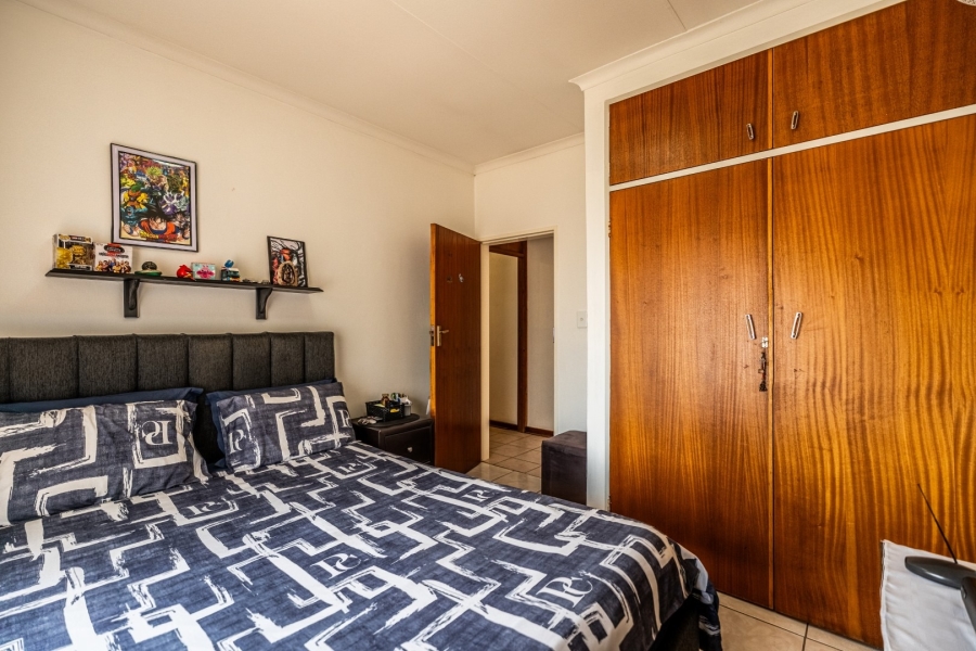 To Let 4 Bedroom Property for Rent in Eldoraigne Gauteng