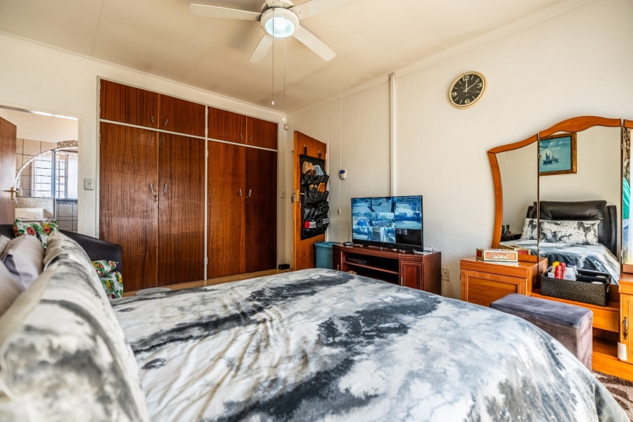 To Let 4 Bedroom Property for Rent in Eldoraigne Gauteng