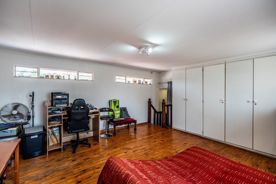 To Let 4 Bedroom Property for Rent in Eldoraigne Gauteng