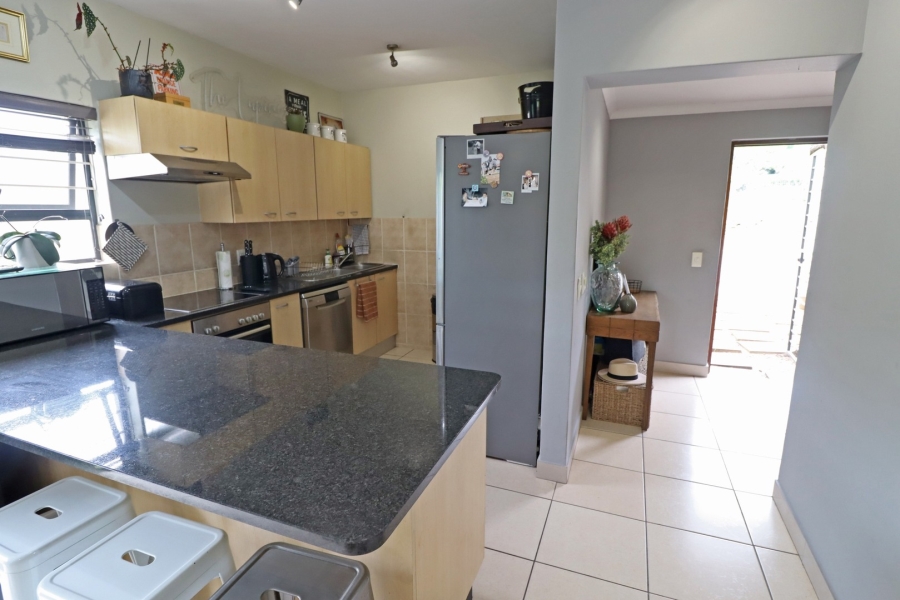 To Let 2 Bedroom Property for Rent in Bryanston West Gauteng
