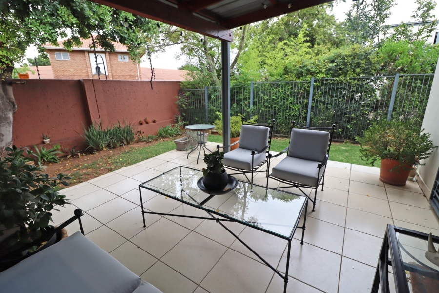 To Let 2 Bedroom Property for Rent in Bryanston West Gauteng