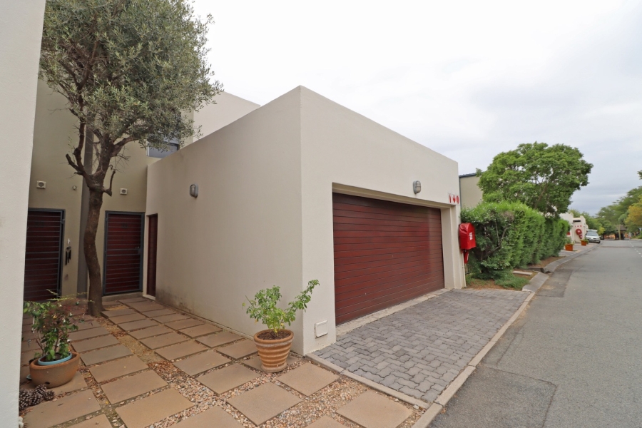 To Let 2 Bedroom Property for Rent in Bryanston West Gauteng
