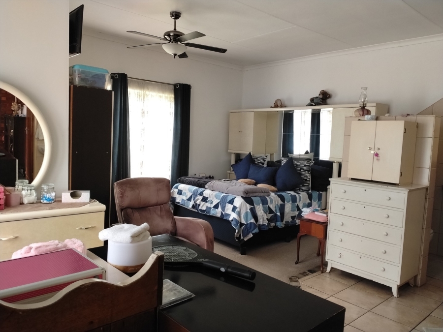 4 Bedroom Property for Sale in Selection Park Gauteng