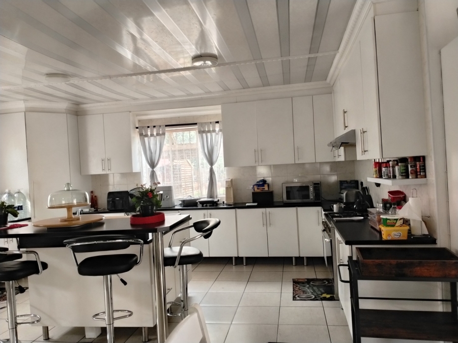 4 Bedroom Property for Sale in Selection Park Gauteng