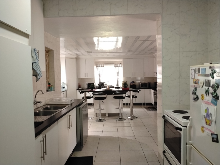 4 Bedroom Property for Sale in Selection Park Gauteng