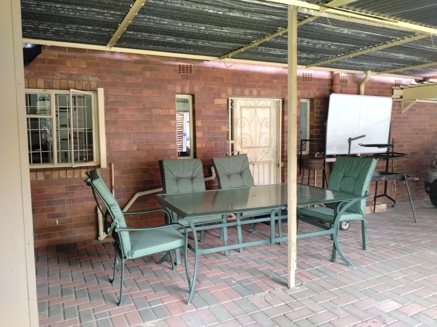 4 Bedroom Property for Sale in Selection Park Gauteng