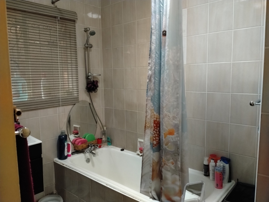 4 Bedroom Property for Sale in Selection Park Gauteng