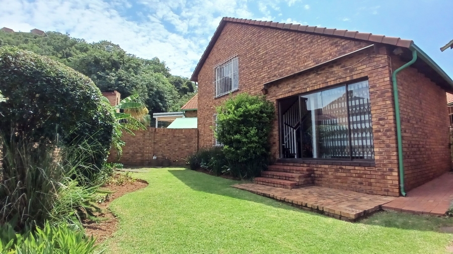 3 Bedroom Property for Sale in Bassonia Gauteng