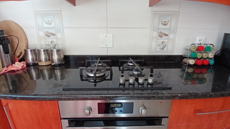 3 Bedroom Property for Sale in Bassonia Gauteng