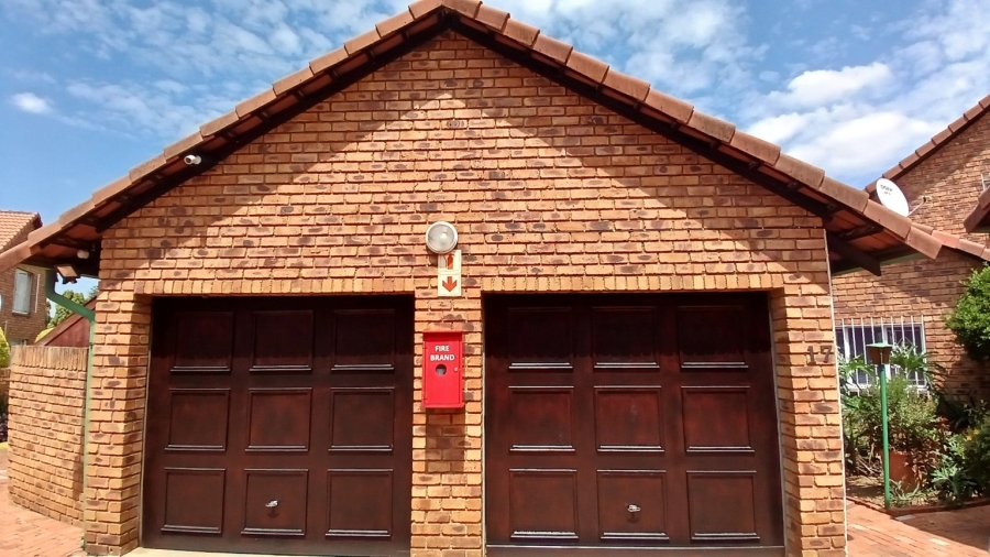 3 Bedroom Property for Sale in Bassonia Gauteng