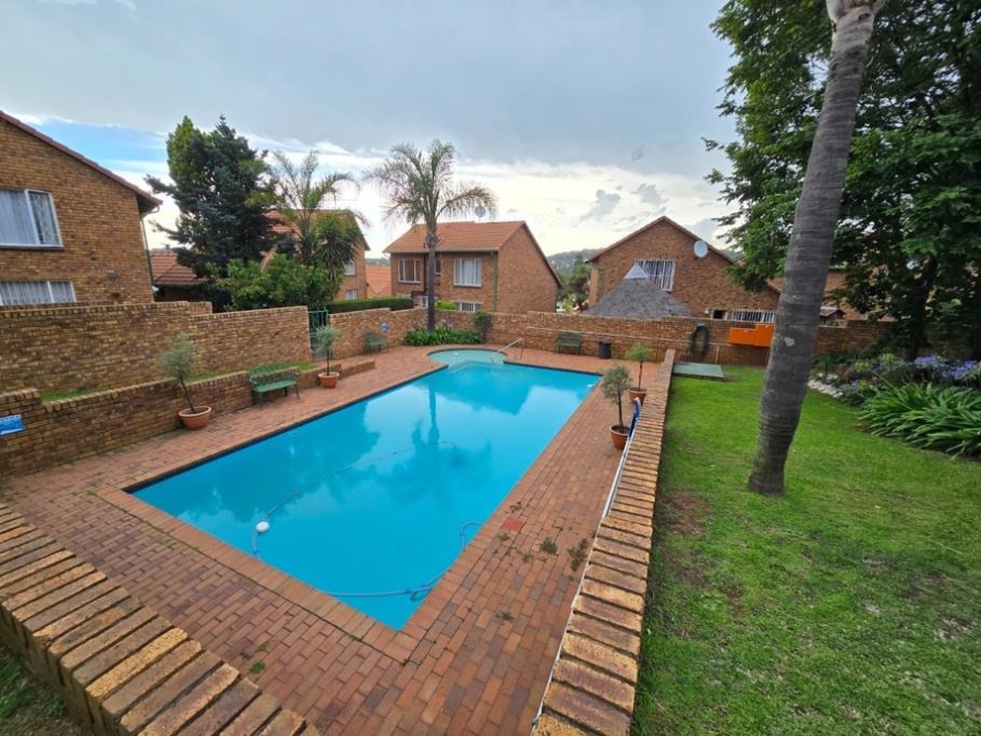 3 Bedroom Property for Sale in Bassonia Gauteng