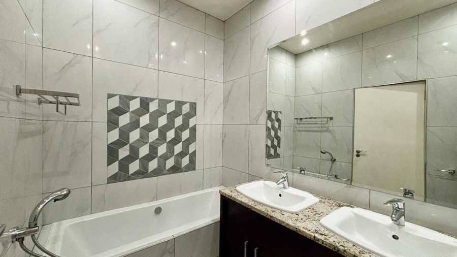 2 Bedroom Property for Sale in Wendywood Gauteng