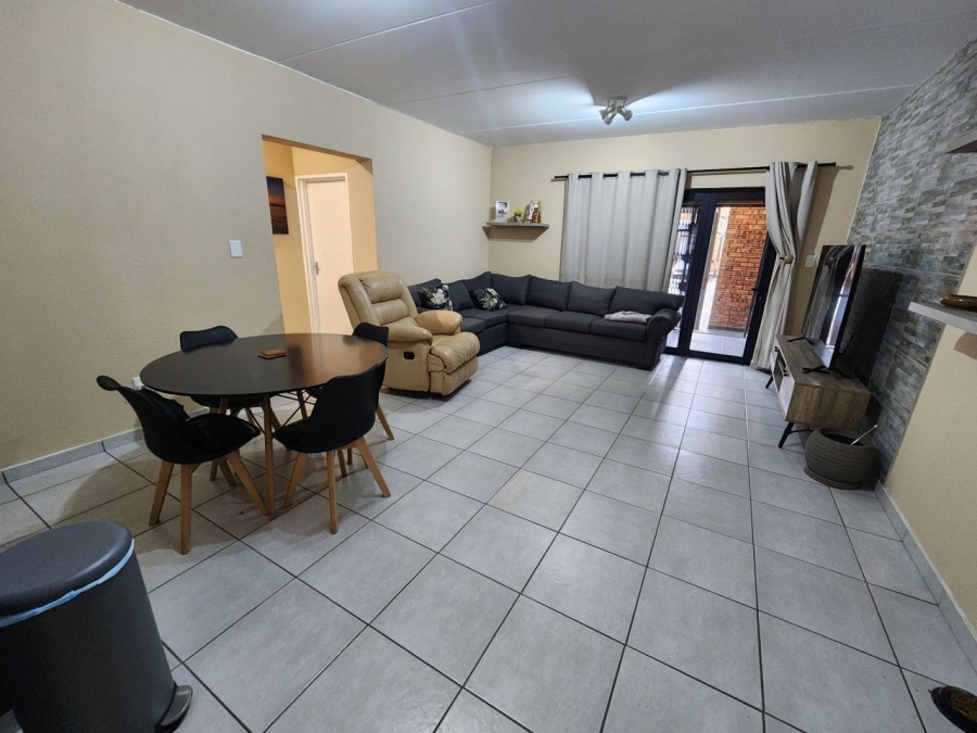 3 Bedroom Property for Sale in Ravenswood Gauteng