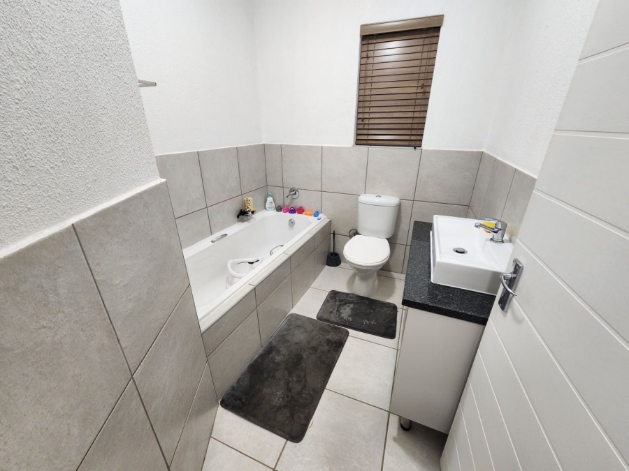 3 Bedroom Property for Sale in Ravenswood Gauteng