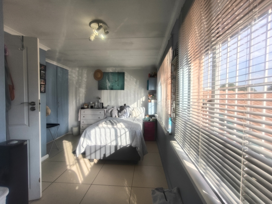 3 Bedroom Property for Sale in Raceview Gauteng