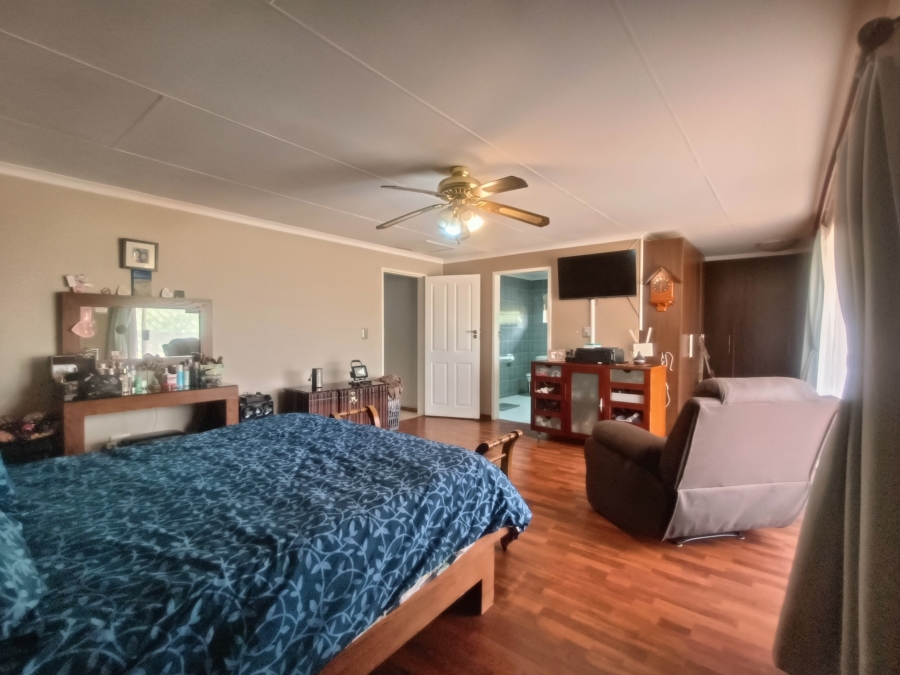 3 Bedroom Property for Sale in Raceview Gauteng