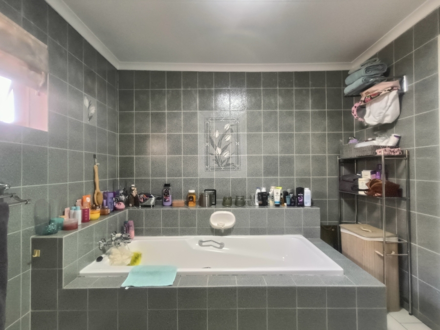 3 Bedroom Property for Sale in Raceview Gauteng