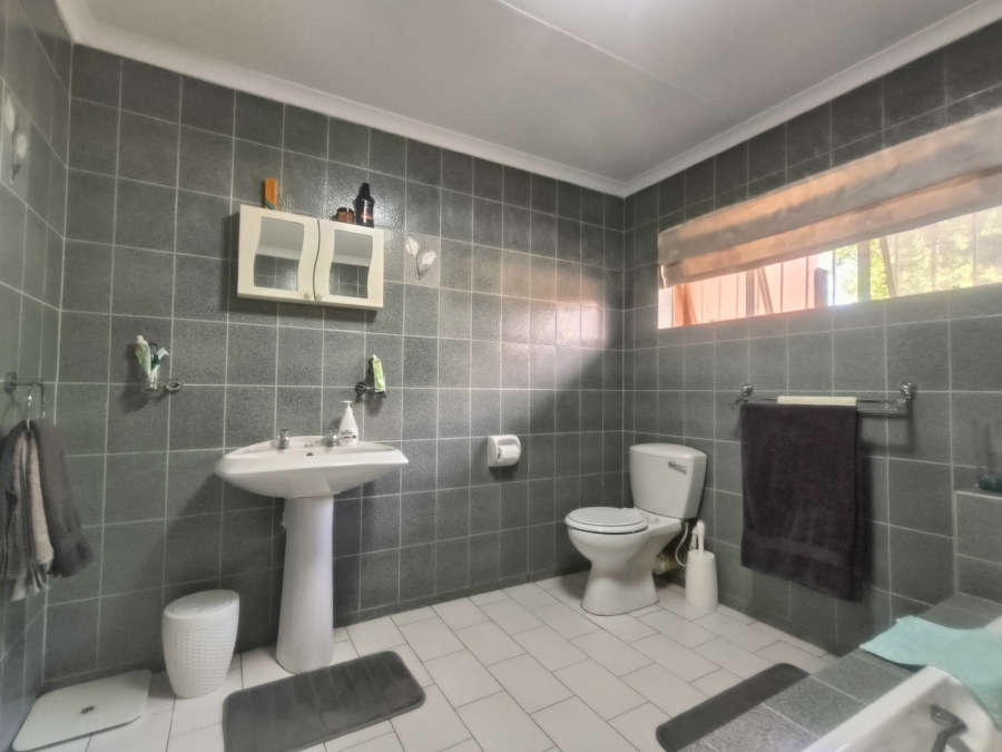 3 Bedroom Property for Sale in Raceview Gauteng