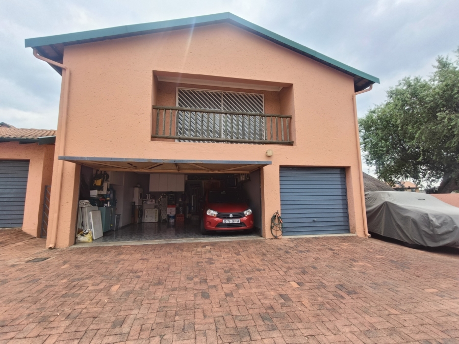 3 Bedroom Property for Sale in Raceview Gauteng