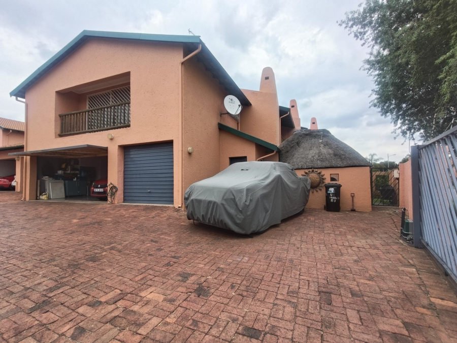 3 Bedroom Property for Sale in Raceview Gauteng