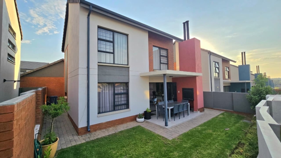 3 Bedroom Property for Sale in Rooihuiskraal North Gauteng
