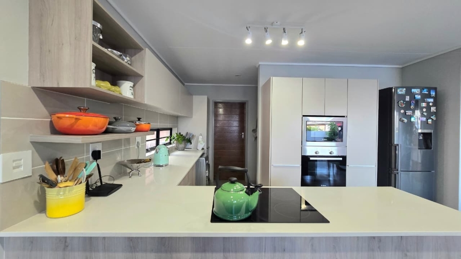 3 Bedroom Property for Sale in Rooihuiskraal North Gauteng