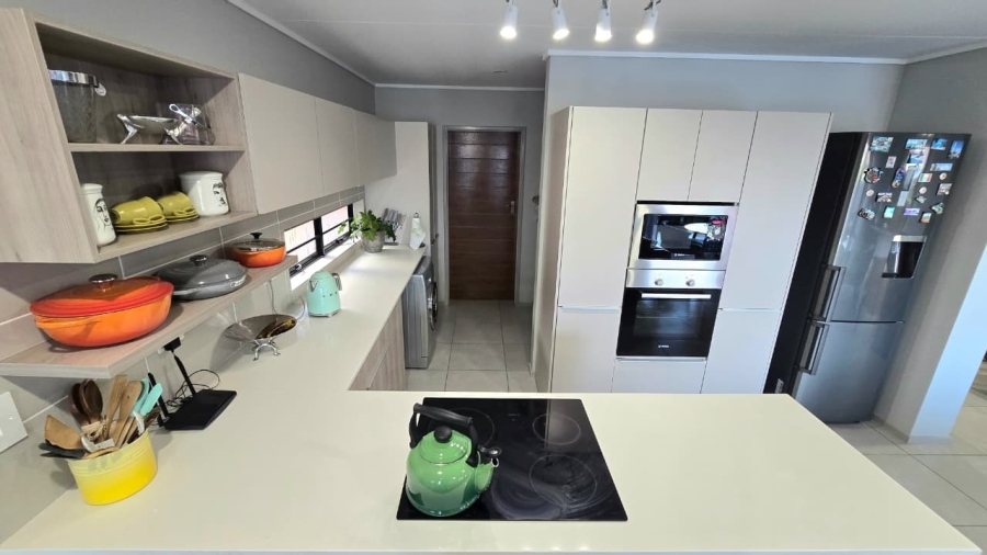 3 Bedroom Property for Sale in Rooihuiskraal North Gauteng