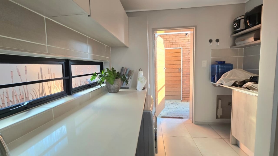 3 Bedroom Property for Sale in Rooihuiskraal North Gauteng