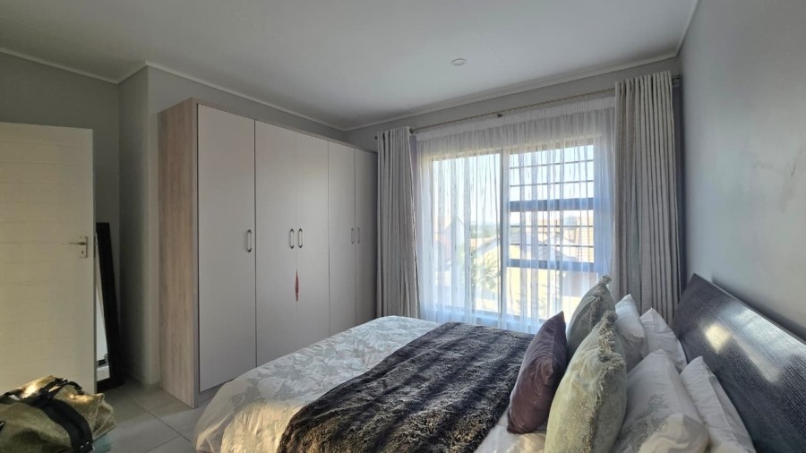 3 Bedroom Property for Sale in Rooihuiskraal North Gauteng